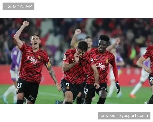 巴萨迎战马略卡,哈维赛前发布会强调“需要更多样的边路进攻手段” 巴萨迎战马略卡,哈维赛前发布会强调“需要更多样的边路进攻手段”